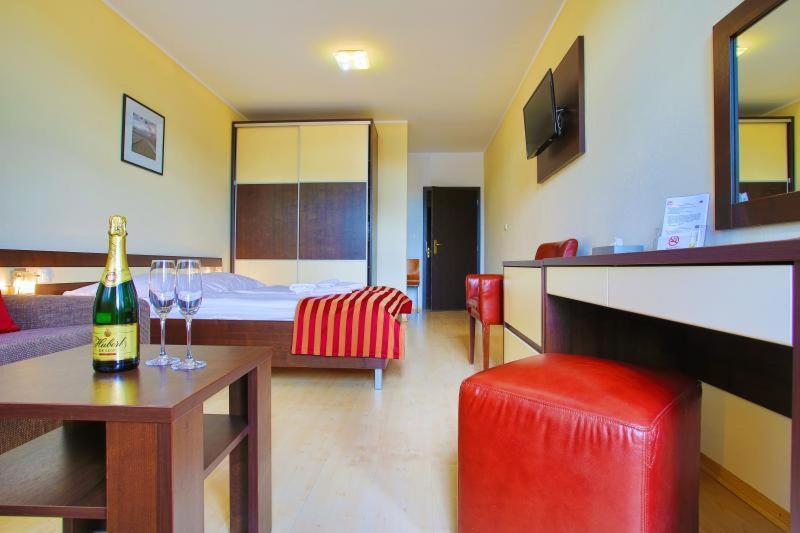 Apartman Studio Lux S Terasou Harmony V Thermal Parku Besenova S Vyhladom Na Bazeny מראה חיצוני תמונה